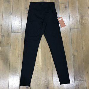 Black Compressive Pocket Legging